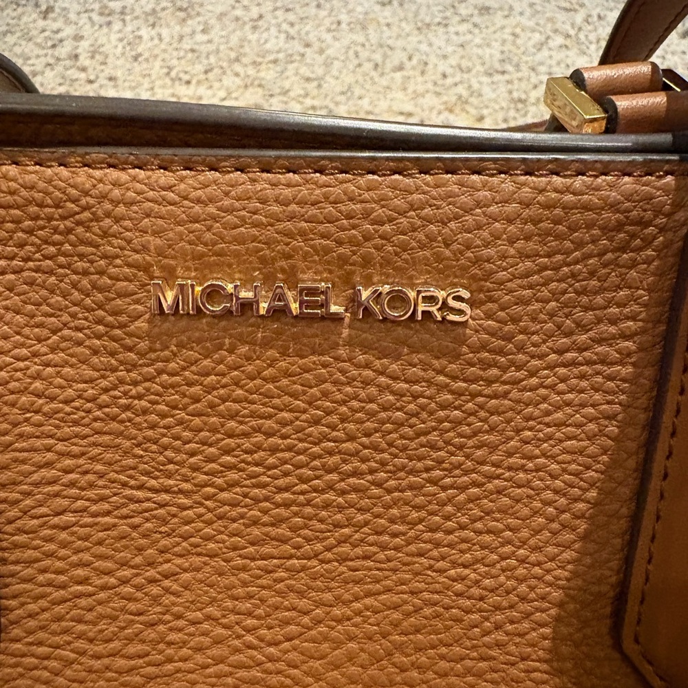 Michael Kors 3 in 1 Tote - Picture 2 of 16